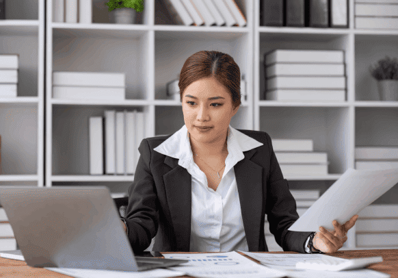 Professional ensures Certified Legal translation services in Virginia, providing accurate translations for court use.